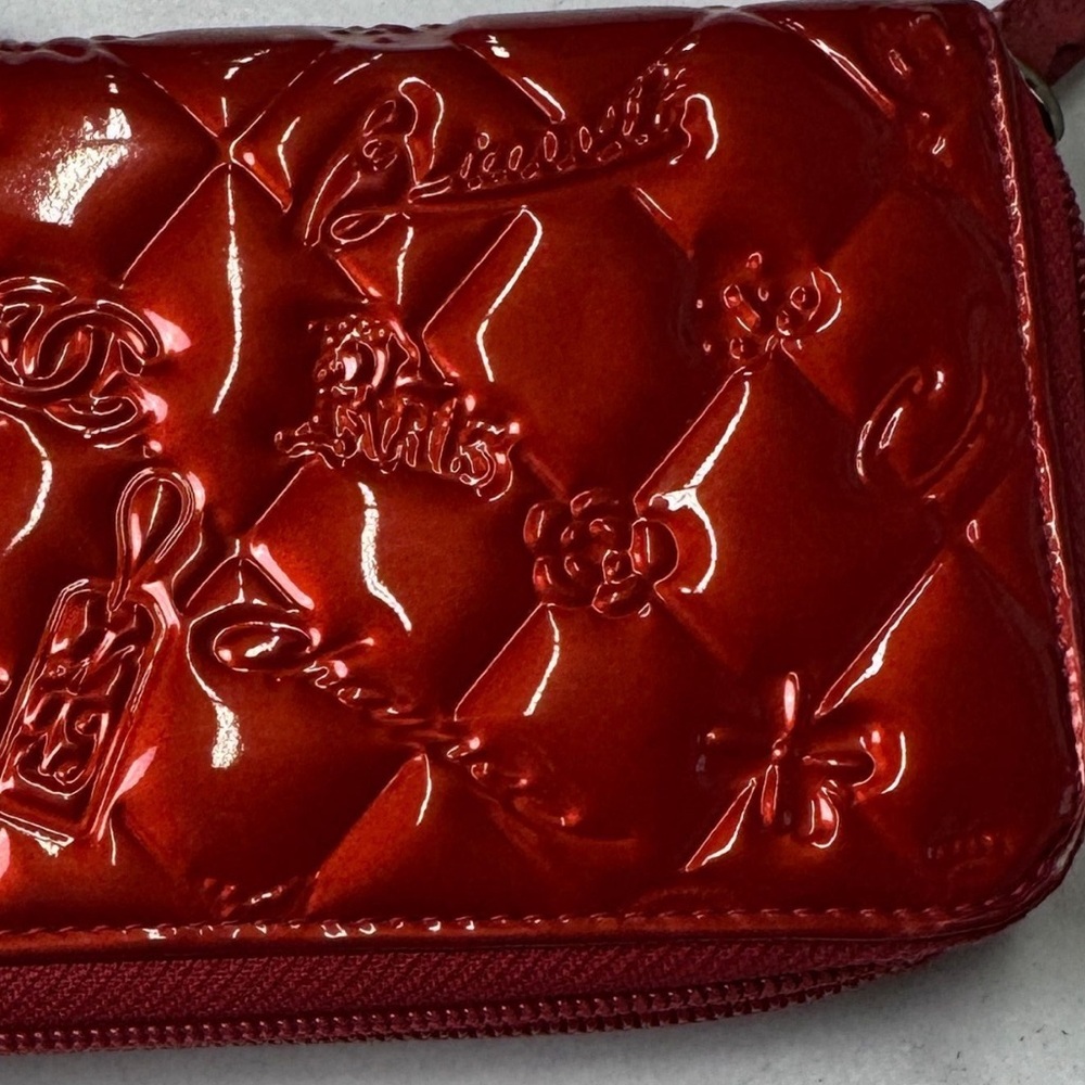 Chanel Wallet Quilted pattern leather CC camelia gorgeous! Boxless - Picture 4 of 4